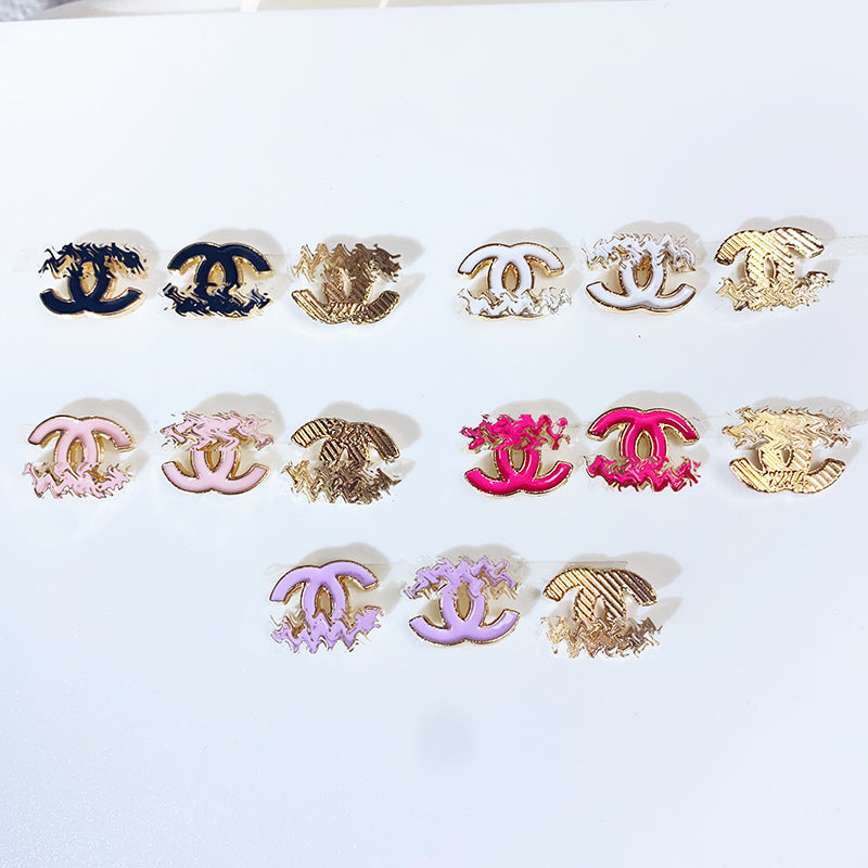 【ML03】メタルLOGO/C 選べる多色/DIY用ビーズ用ネイル用/メタル系/大量注文可 ネイルパーツ デコパーツ