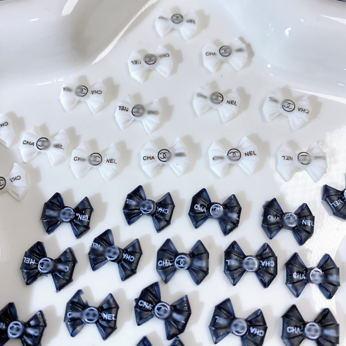 1【N50】黒白リボン logo C/ネイルパーツ/デコパーツ/レジンパーツ/樹脂/DIY/ホイップデコ