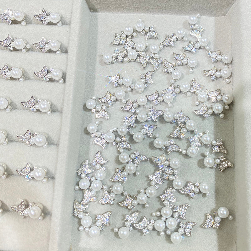 【N18】高品質/ジルコン付き/パール星月ちゃん/メタル系/2色/キラキラ/ネイルパーツ/デコパーツ