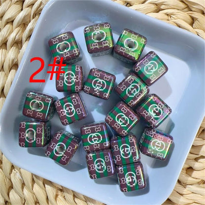 【B77】大牌G电镀多彩方块珠子/9色/ヒョ柄四角/スクエアビーズ/縦穴貫通/ポールペン用/手作り/手芸用品