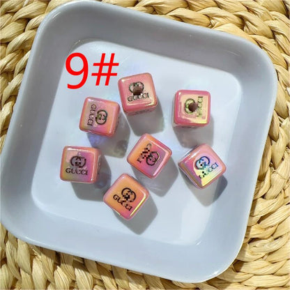 【B77】大牌G电镀多彩方块珠子/9色/ヒョ柄四角/スクエアビーズ/縦穴貫通/ポールペン用/手作り/手芸用品