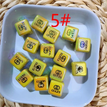 【B77】大牌G电镀多彩方块珠子/9色/ヒョ柄四角/スクエアビーズ/縦穴貫通/ポールペン用/手作り/手芸用品