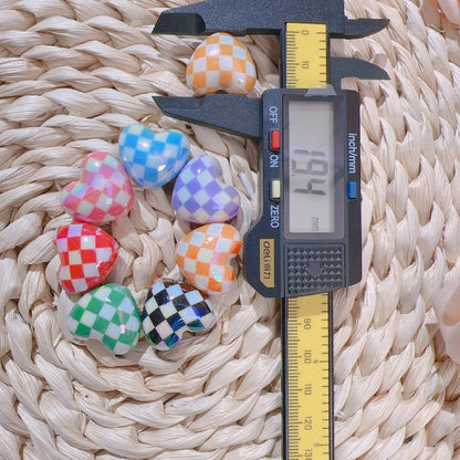 【B81】カラフル格子ハートビーズ/丸玉16ｍｍ/クラックビーズ/両穴貫通/ポールペン用/手作り/手芸用品/DIYパーツ /爱心棋盘珠7色